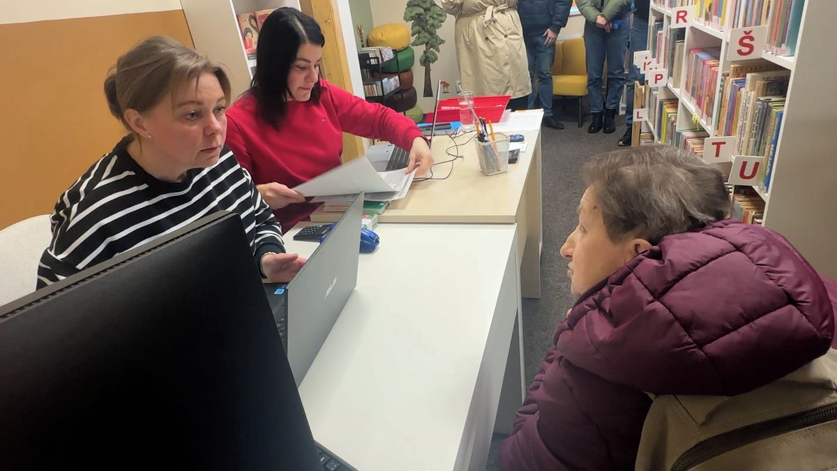 Šest týdnů po útoku střelce otevřeli v Chřibské na Děčínsku radnici